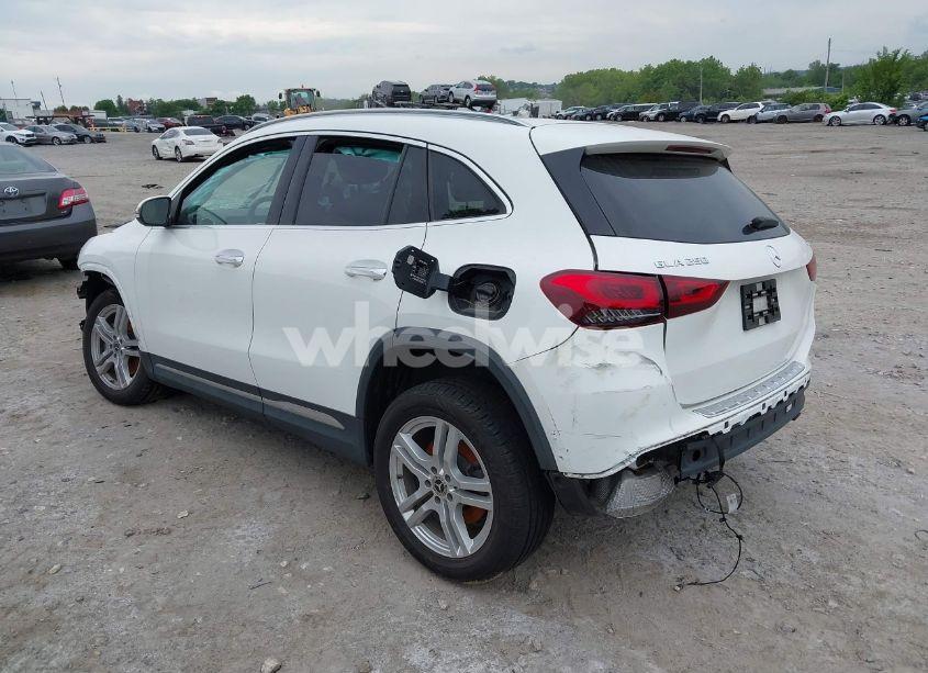 Photo 3 of 2021 Mercedes-benz Gla 250 4MATIC (VIN W1N4N4HB3MJ202629)