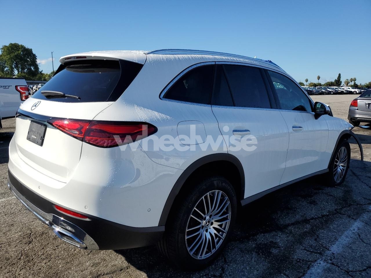 Photo 3 of 2025 MERCEDES-BENZ GLC 300 (VIN W1NKM4GB5SF303120)