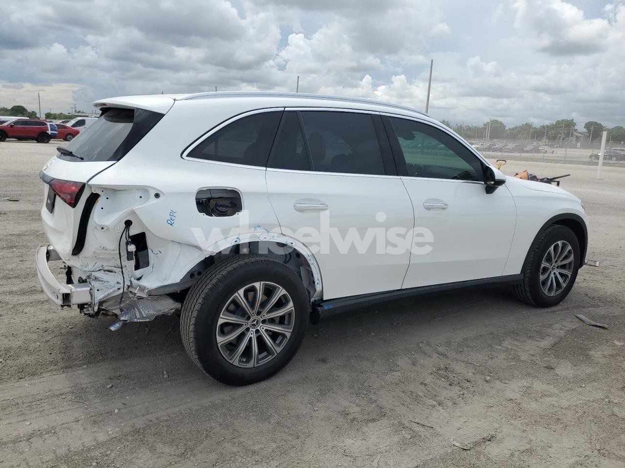 Photo 3 of 2025 MERCEDES-BENZ GLC 300 (VIN W1NKM4GB7SF397744)