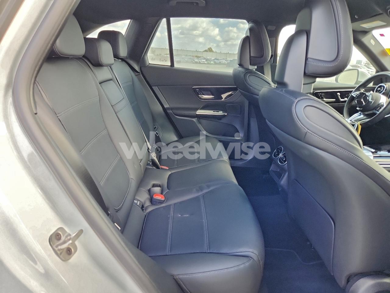 Photo 11 of 2025 MERCEDES-BENZ GLC 300 4MATIC (VIN W1NKM4HB2SF262511)