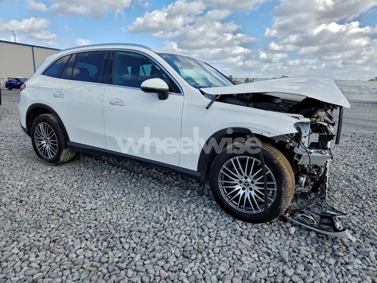 Photo 4 of 2025 MERCEDES-BENZ GLC 300 4MATIC (VIN W1NKM4HB2SF262511)