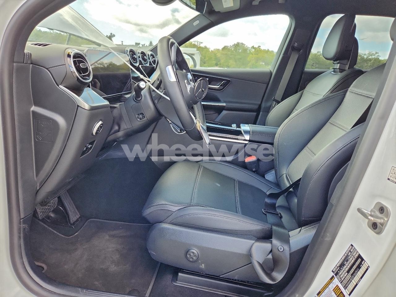 Photo 7 of 2025 MERCEDES-BENZ GLC 300 4MATIC (VIN W1NKM4HB2SF262511)