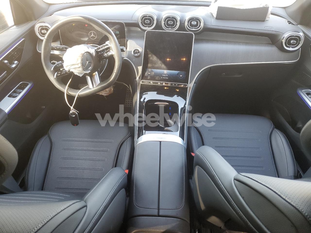 Photo 8 of 2023 MERCEDES-BENZ GLC 300 4MATIC (VIN W1NKM4HB6PF037323)
