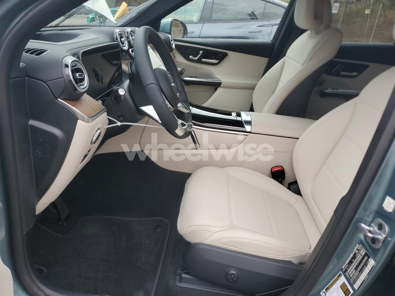 Photo 7 of 2025 MERCEDES-BENZ GLC 350E (VIN W1NKM5GB2SF303033)