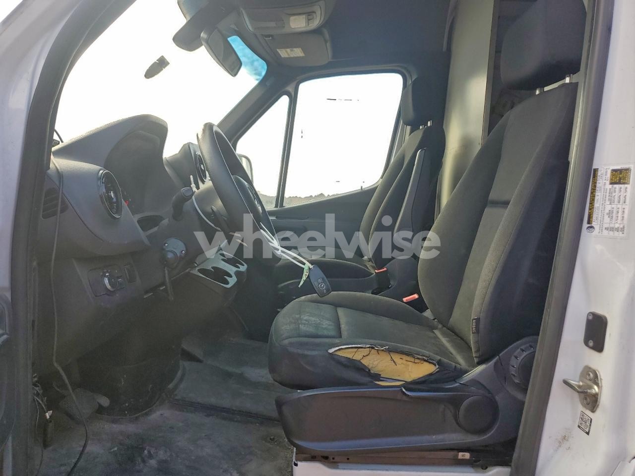 Photo 7 of 2021 MERCEDES BENZ SPRINTER 2 DELIVERY VAN (VIN W1W40CHY0MT051567)