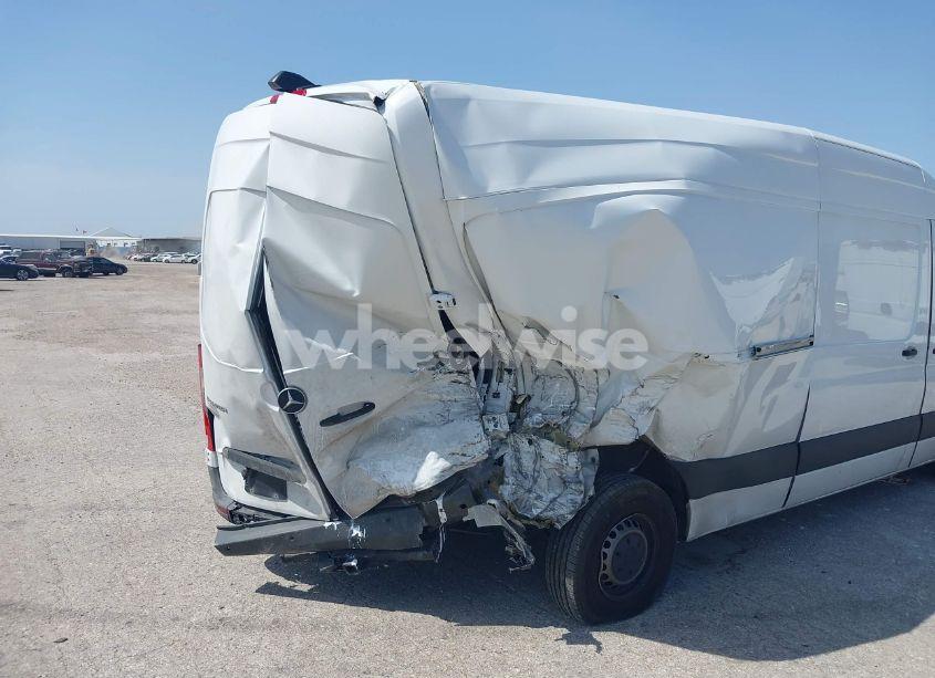 Photo 6 of 2021 Mercedes-benz Sprinter 2500 HIGH ROOF I4 DIESEL (VIN W1W4DCHY9MT048400)