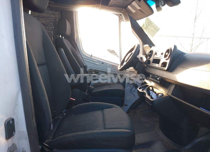 Photo 5 of 2020 Mercedes-benz Sprinter 2500 HIGH ROOF V6 (VIN W1W4ECHY6LT036958)