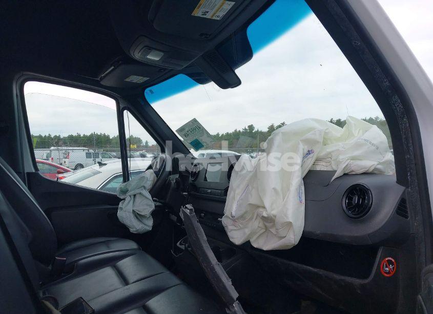 Photo 5 of 2021 Mercedes-benz Sprinter 2500 HIGH ROOF I4 (VIN W1Y40CHYXMT077245)