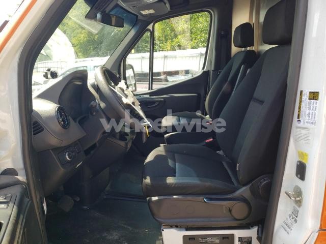 Photo 4 of 2022 MERCEDES-BENZ SPRINTER 2500 (VIN W1Y4DCHY1NT102393)