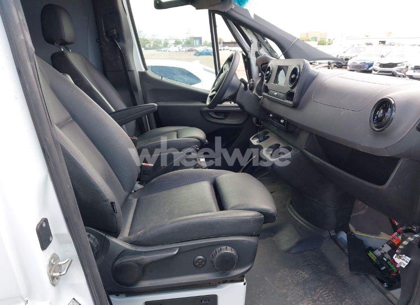 Photo 5 of 2023 Mercedes-benz Sprinter 2500 STANDARD ROOF 4-CYL DIESEL (VIN W1Y4KBHY7PT146269)
