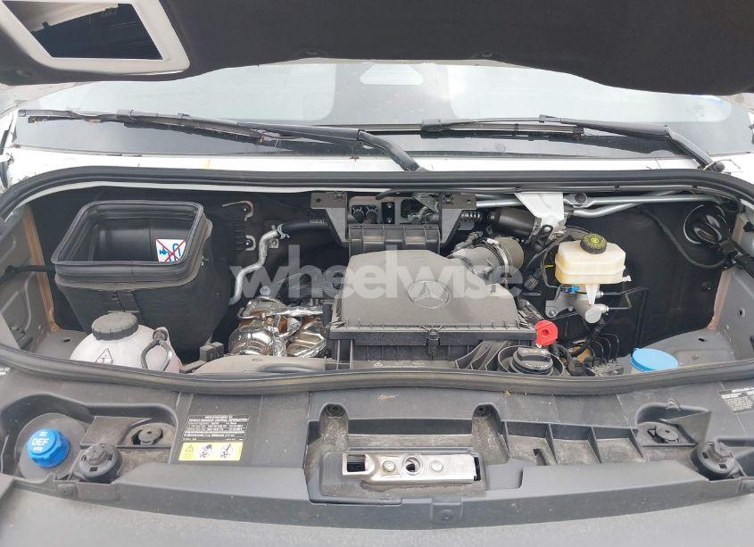 Photo 10 of 2025 Mercedes-benz Sprinter 2500 STANDARD ROOF 4-CYL DIESEL (VIN W1Y4KBHY7SP761633)