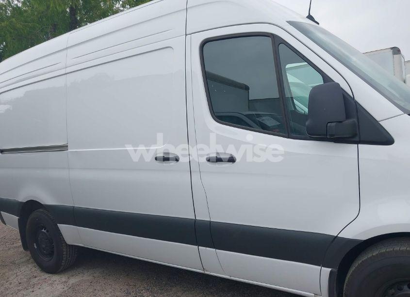 Photo 13 of 2025 Mercedes-benz Sprinter 2500 STANDARD ROOF 4-CYL DIESEL (VIN W1Y4KBHY7SP761633)
