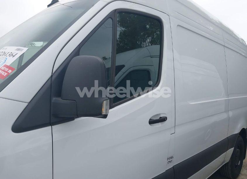 Photo 14 of 2025 Mercedes-benz Sprinter 2500 STANDARD ROOF 4-CYL DIESEL (VIN W1Y4KBHY7SP761633)