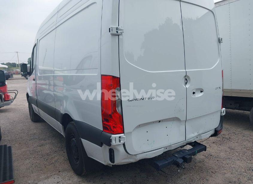 Photo 3 of 2025 Mercedes-benz Sprinter 2500 STANDARD ROOF 4-CYL DIESEL (VIN W1Y4KBHY7SP761633)