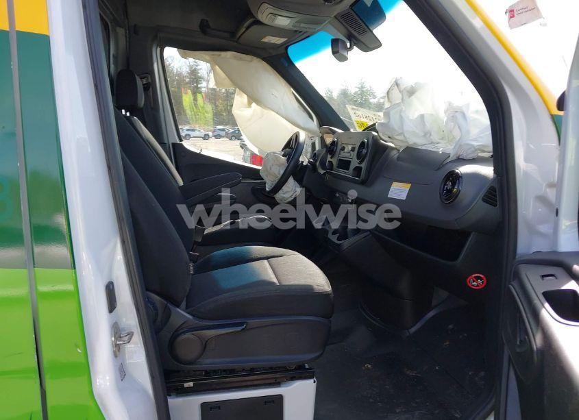 Photo 5 of 2023 Mercedes-benz Sprinter 2500 HIGH ROOF 4-CYL DIESEL HO (VIN W1Y4NCHY6PT139276)