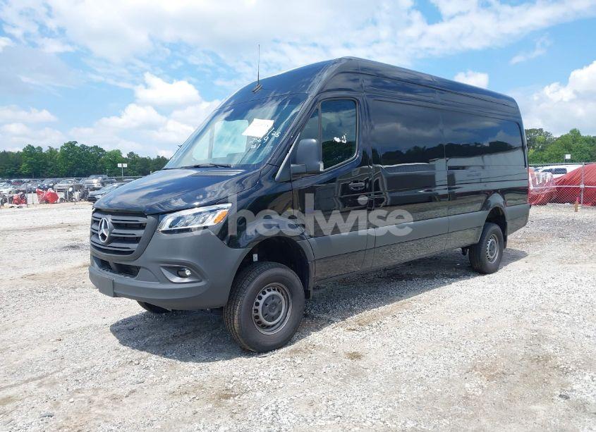 Photo 2 of 2024 Mercedes-benz Sprinter 2500 HIGH ROOF 4-CYL DIESEL HO/STANDARD ROOF 4-CYL DIESEL HO (VIN W1Y4NCVY6RT182569)