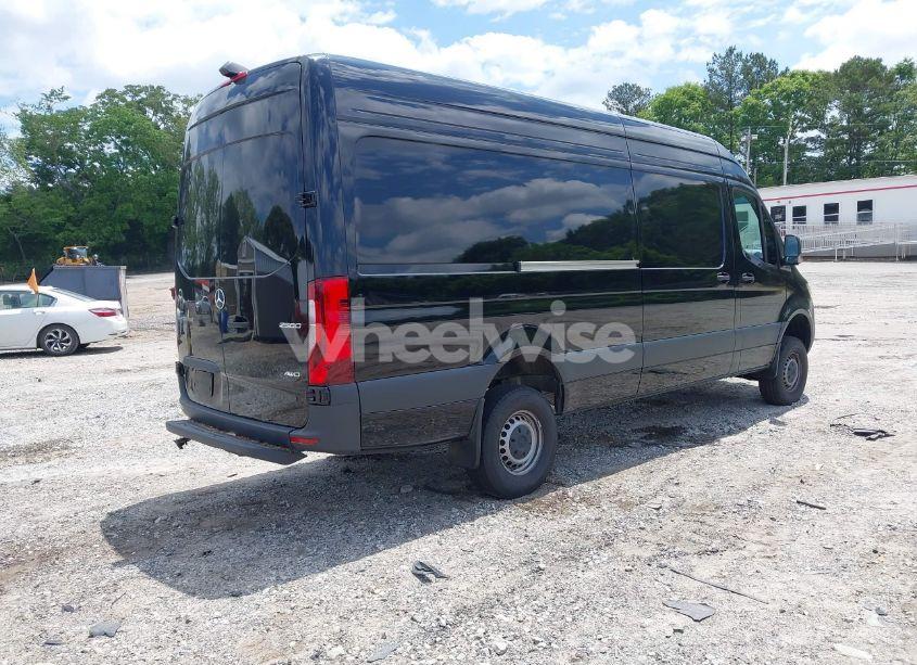Photo 4 of 2024 Mercedes-benz Sprinter 2500 HIGH ROOF 4-CYL DIESEL HO/STANDARD ROOF 4-CYL DIESEL HO (VIN W1Y4NCVY6RT182569)