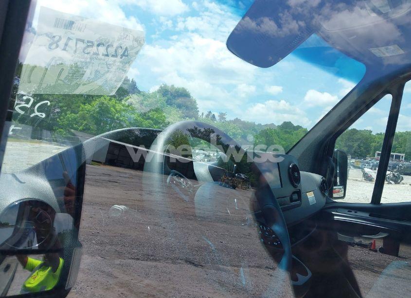 Photo 7 of 2024 Mercedes-benz Sprinter 2500 HIGH ROOF 4-CYL DIESEL HO/STANDARD ROOF 4-CYL DIESEL HO (VIN W1Y4NCVY6RT182569)