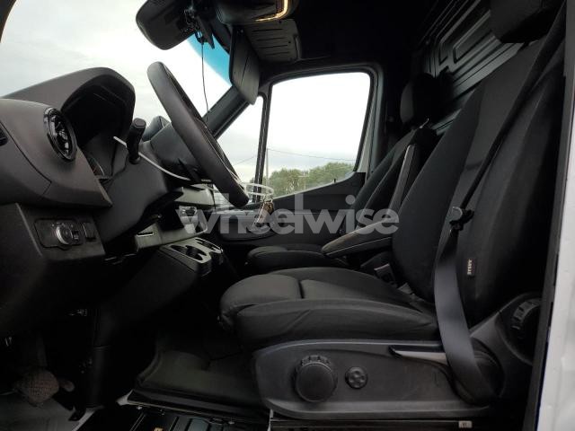 Photo 5 of 2024 MERCEDES-BENZ SPRINTER 3500 (VIN W1Y5NBHYXRT169642)