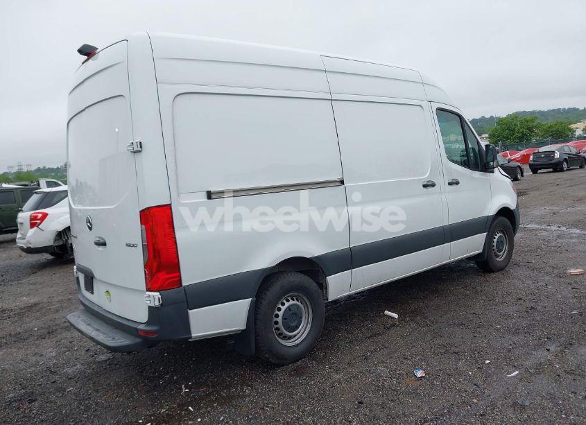 Photo 4 of 2023 Mercedes-benz Sprinter 1500 STANDARD ROOF 4-CYL GAS (VIN W1Y70BGY2PT131859)