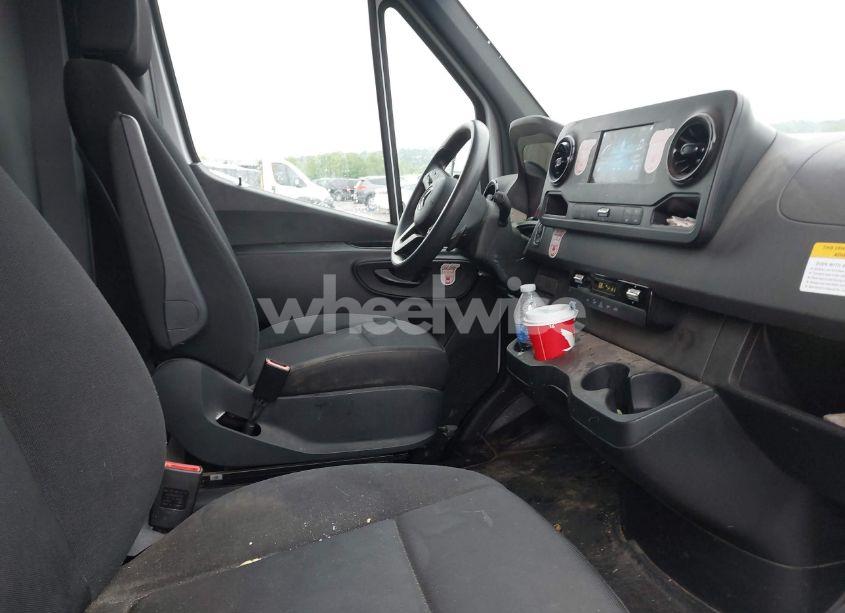 Photo 5 of 2023 Mercedes-benz Sprinter 1500 STANDARD ROOF 4-CYL GAS (VIN W1Y70BGY2PT131859)