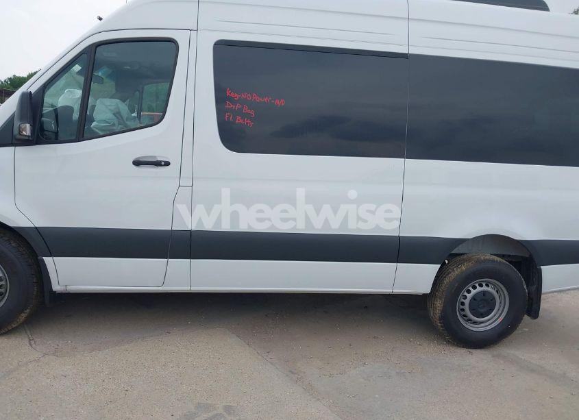 Photo 14 of 2025 Mercedes-benz Sprinter 2500 STANDARD ROOF 4-CYL DIESEL (VIN W1Z4KFHY4SP812671)