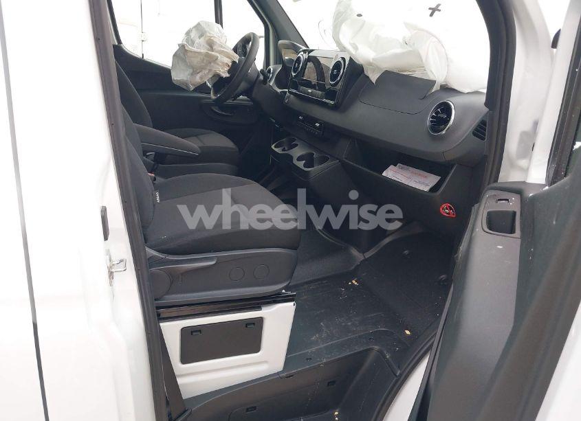 Photo 5 of 2025 Mercedes-benz Sprinter 2500 STANDARD ROOF 4-CYL DIESEL (VIN W1Z4KFHY4SP812671)