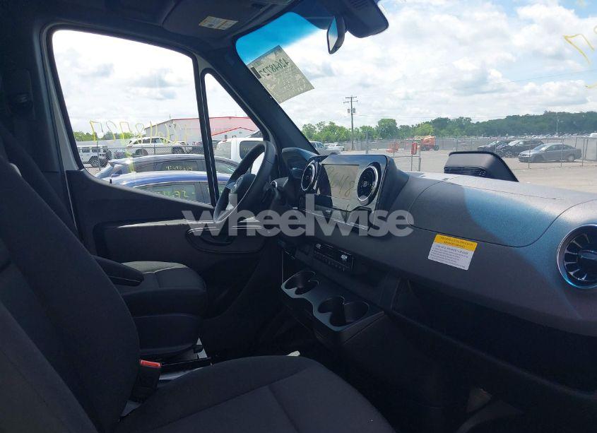 Photo 5 of 2025 Mercedes-benz Sprinter 2500 HIGH ROOF 4-CYL DIESEL (VIN W1Z4KGHY8ST216668)