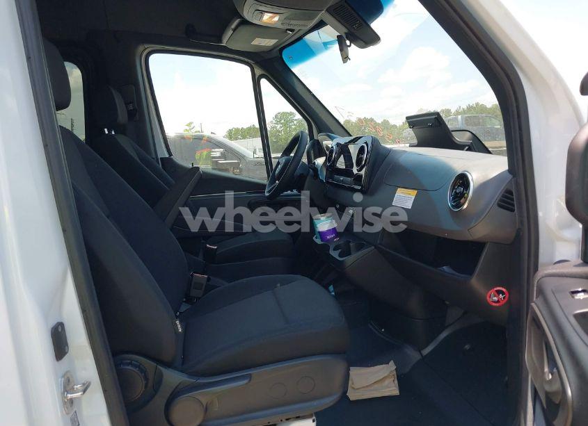 Photo 5 of 2025 Mercedes-benz Sprinter 2500 HIGH ROOF 4-CYL DIESEL (VIN W1Z4KGHYXST220897)