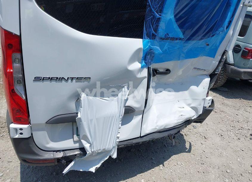 Photo 6 of 2025 Mercedes-benz Sprinter 2500 HIGH ROOF 4-CYL DIESEL (VIN W1Z4KGHYXST220897)