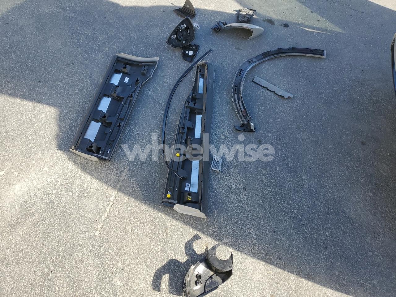Photo 13 of 2022 AUDI E-TRON PREMIUM (VIN WA1AAAGE6NB012037)