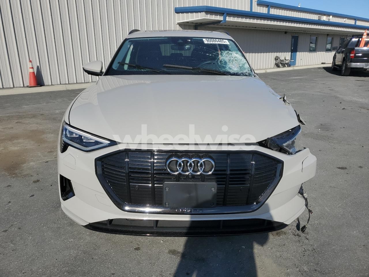 Photo 5 of 2022 AUDI E-TRON PREMIUM (VIN WA1AAAGE6NB012037)