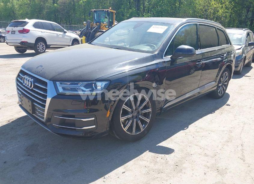 Photo 2 of 2019 Audi Q7 45 PREMIUM/45 SE PREMIUM (VIN WA1AHAF72KD028489)