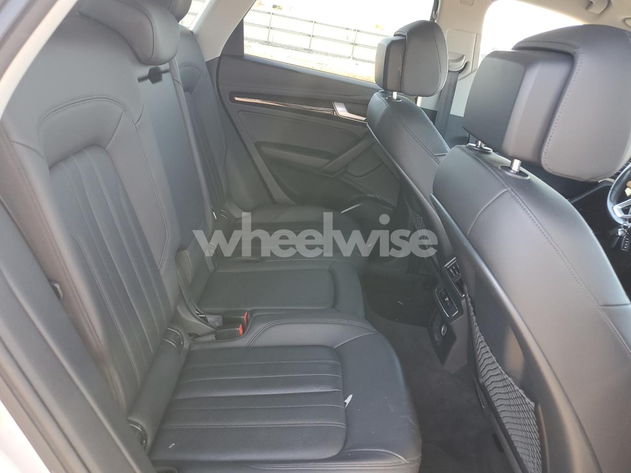 Photo 10 of 2018 AUDI Q5 PREMIUM (VIN WA1ANAFY0J2207500)