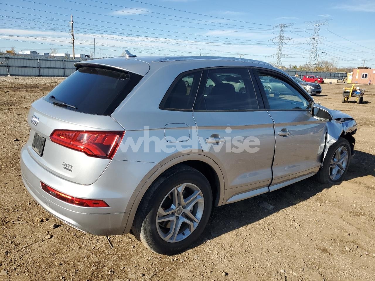 Photo 3 of 2018 AUDI Q5 PREMIUM (VIN WA1ANAFY0J2207500)