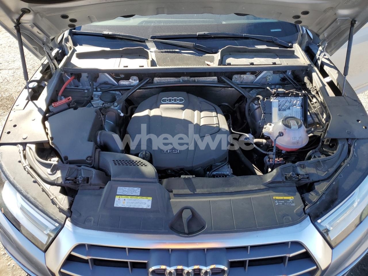 Photo 11 of 2019 AUDI Q5 PREMIUM (VIN WA1ANAFY1K2080144)