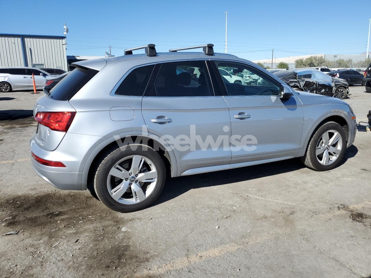 Photo 3 of 2019 AUDI Q5 PREMIUM (VIN WA1ANAFY1K2080144)