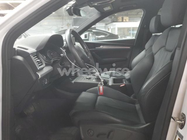 Photo 2 of 2020 AUDI Q5 PREMIUM (VIN WA1ANAFY4L2114949)
