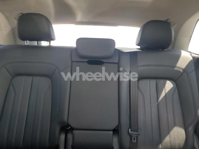 Photo 7 of 2019 AUDI Q5 PREMIUM (VIN WA1ANAFYXK2042153)