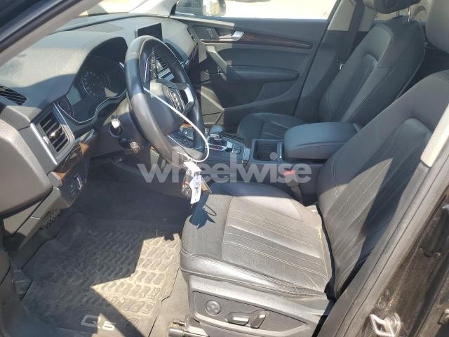 Photo 8 of 2019 AUDI Q5 PREMIUM (VIN WA1ANAFYXK2042153)