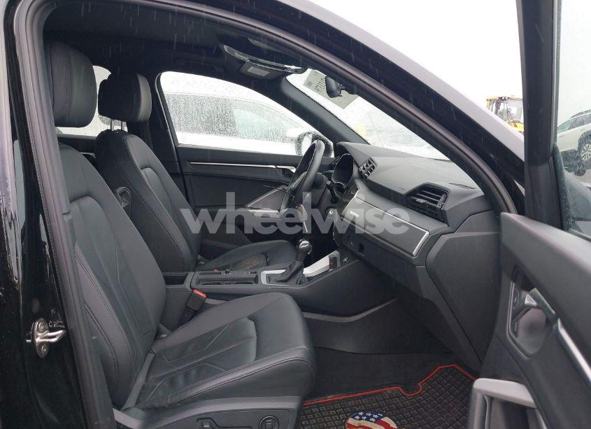 Photo 5 of 2024 Audi Q3 PREMIUM 40 TFSI QUATTRO TIPTRONIC (VIN WA1AUCF32R1083539)