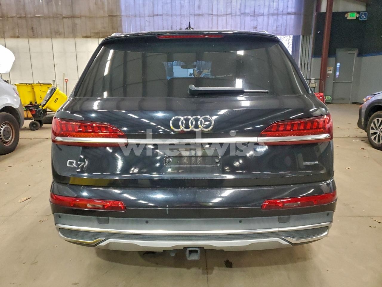 Photo 6 of 2020 AUDI Q7 PREMIUM (VIN WA1AXAF76LD000683)