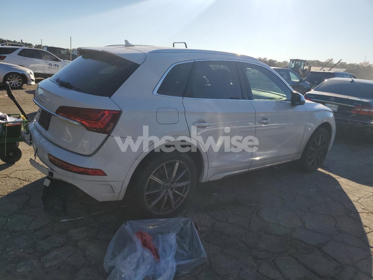 Photo 3 of 2021 AUDI SQ5 PREMIUM PLUS (VIN WA1B4AFY8M2025975)