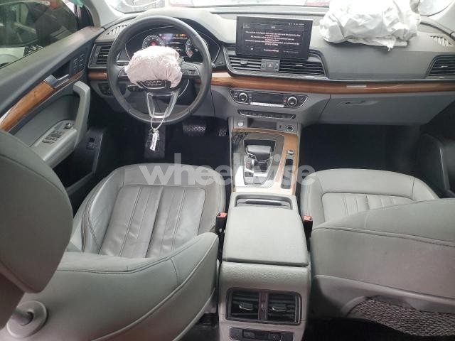 Photo 8 of 2021 AUDI Q5 PREMIUM PLUS N/A (VIN WA1BAAFY6M2110001)