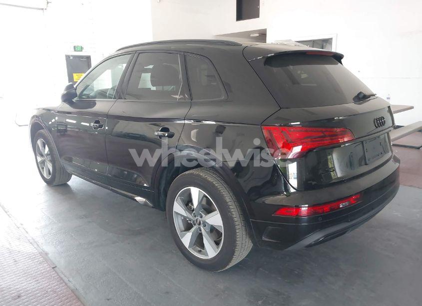 Photo 3 of 2024 Audi Q5 PREMIUM PLUS 40 TFSI QUATTRO S TRONIC (VIN WA1BBAFY2R2142951)
