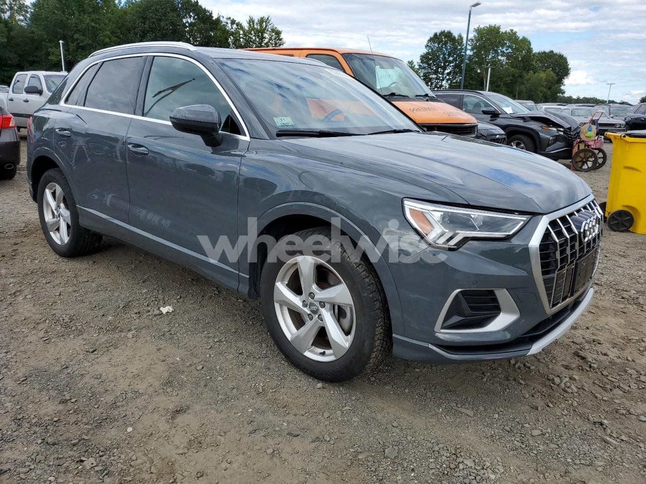 Photo 4 of 2020 AUDI Q3 PREMIUM PLUS (VIN WA1BECF36L1103557)