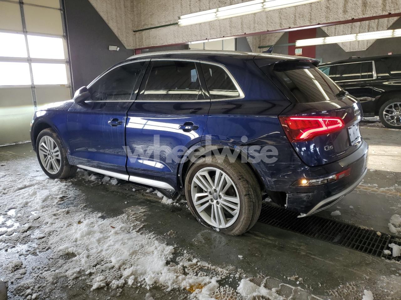 Photo 2 of 2018 AUDI Q5 PREMIUM PLUS (VIN WA1BNAFY1J2018617)