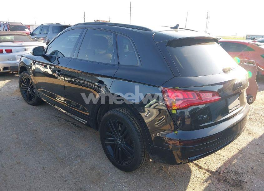 Photo 3 of 2018 Audi Q5 2.0T PREMIUM/2.0T TECH PREMIUM (VIN WA1BNAFY4J2008132)