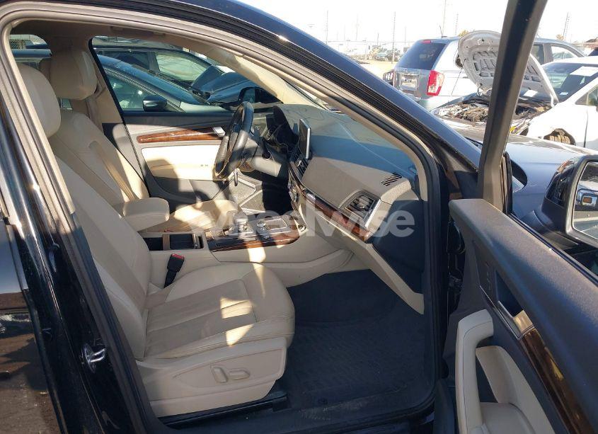 Photo 5 of 2018 Audi Q5 2.0T PREMIUM/2.0T TECH PREMIUM (VIN WA1BNAFY4J2008132)