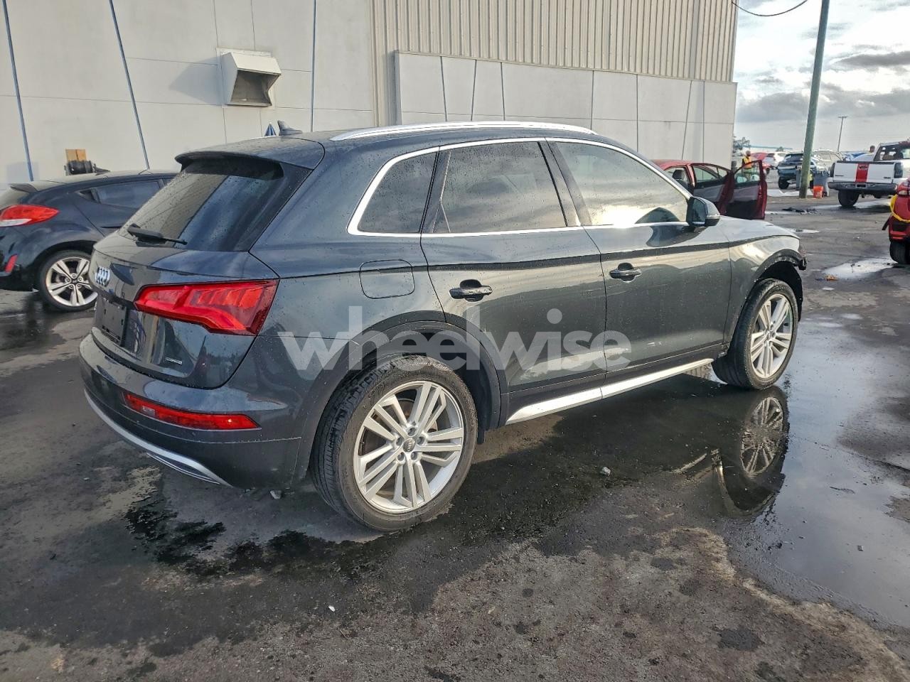 Photo 3 of 2020 AUDI Q5 PREMIUM PLUS (VIN WA1BNAFY4L2044583)
